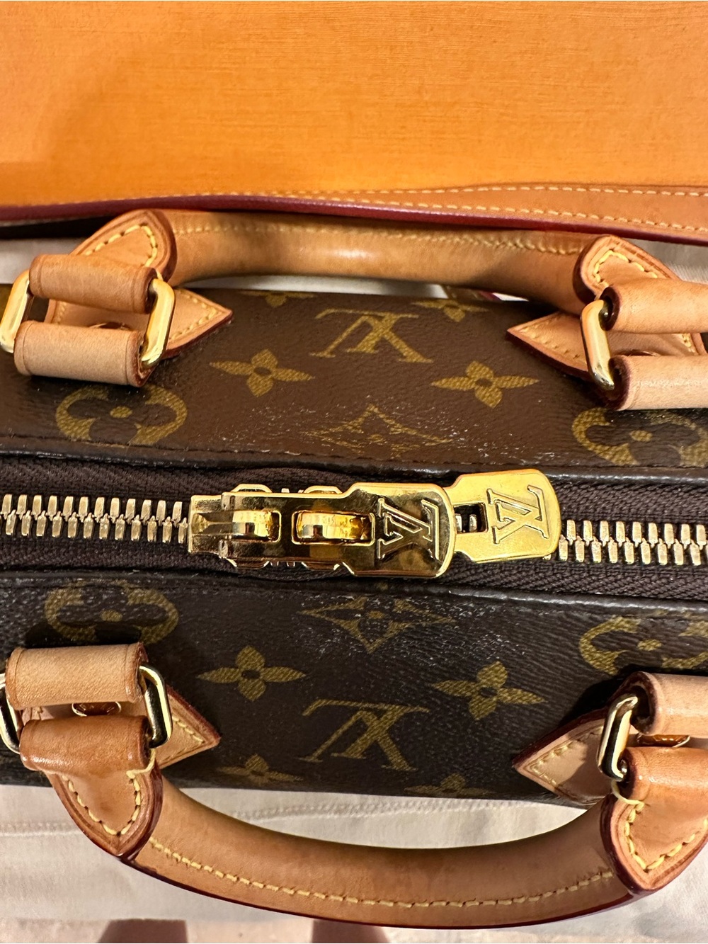 Louis Vuitton Monogram Canvas Speedy Bandoulière 20 - Picture 7 of 16
